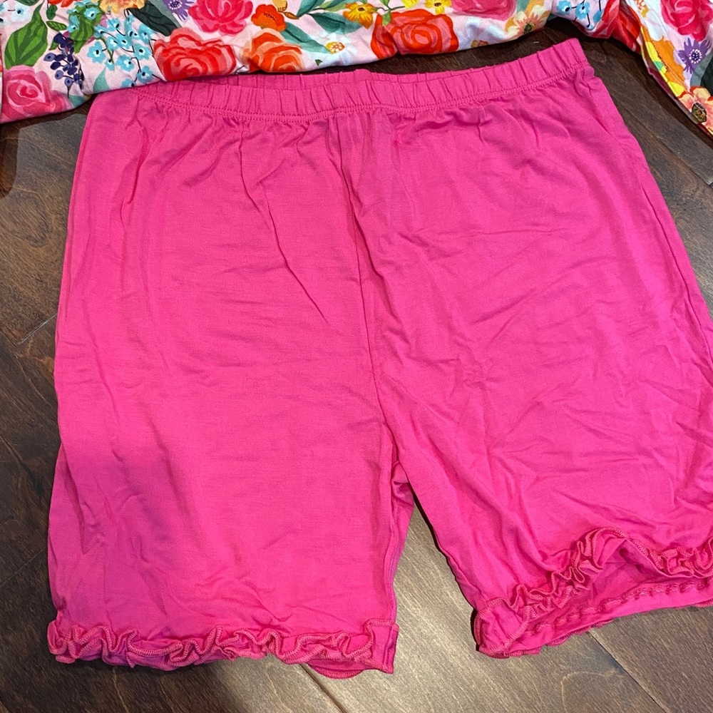 Posh Peanut Bamboo Petra Floral Short Sleeve Peplum Top & Short Set 12 NWT - Picture 5 of 7